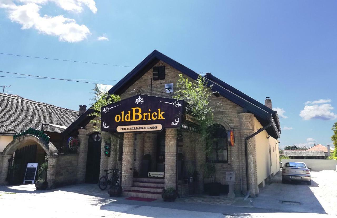 Oldbrick Pub 호텔 솜보르 외부 사진